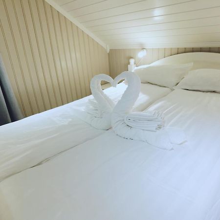 Banpim Beachside Lofoten Рамберг Екстериор снимка